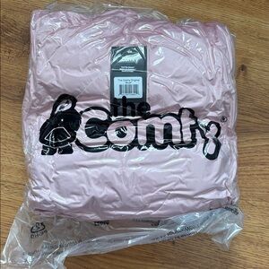 THE COMFY Original | Oversized Microfiber & Sherpa Wearable Blanket in Blush